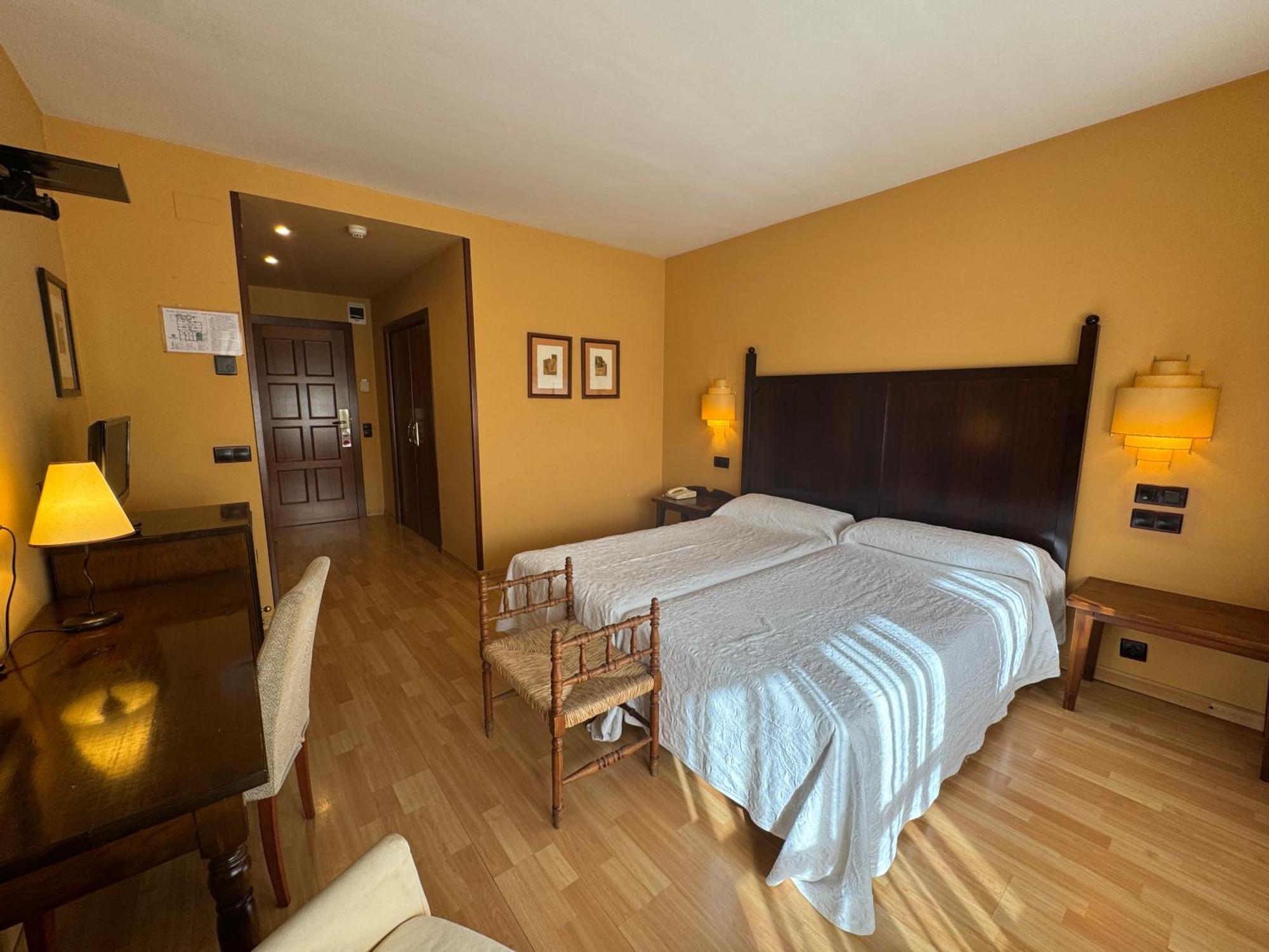 Hotel Cotiella カンポ エクステリア 写真